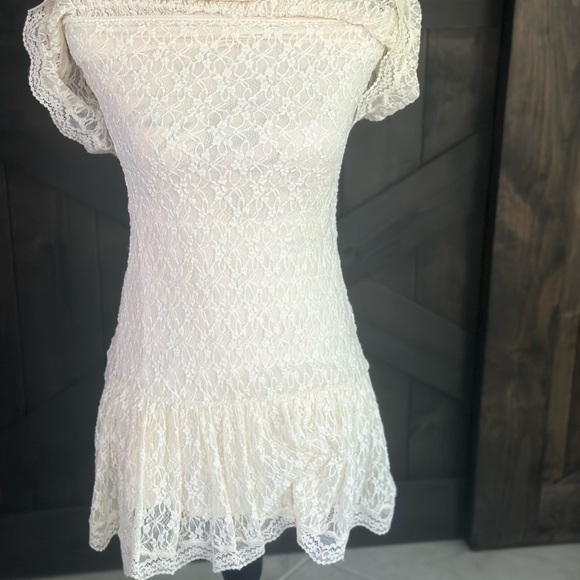 Ivory Lace Off-Shoulder Midi Dress with Liner & Double Layer Lace Breast NWOT - Picture 4 of 6